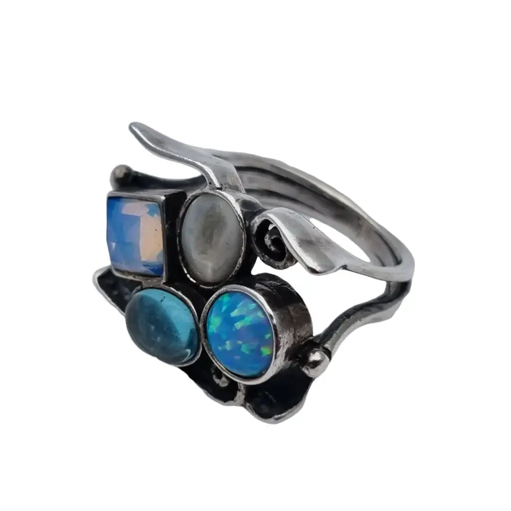 925 silver ring with blue stones of original design, large size.