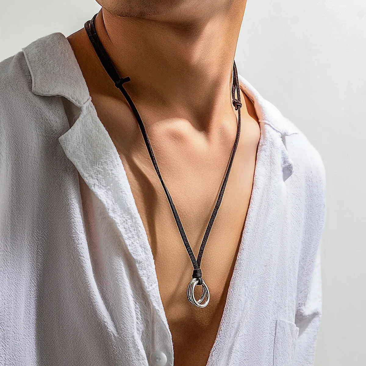 Colar Masculino de Corda Longa Ajustável com Pingente de Anel