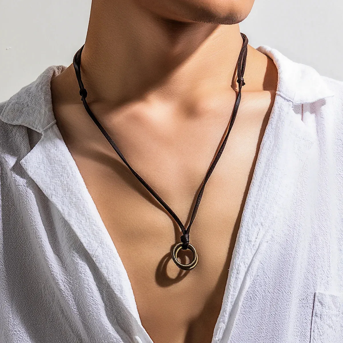 Colar Masculino de Corda Longa Ajustável com Pingente de Anel