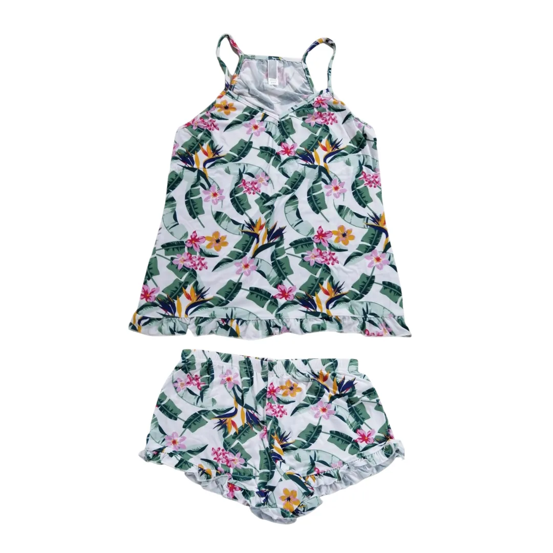 Pijama blanca con flores verdes multicolor